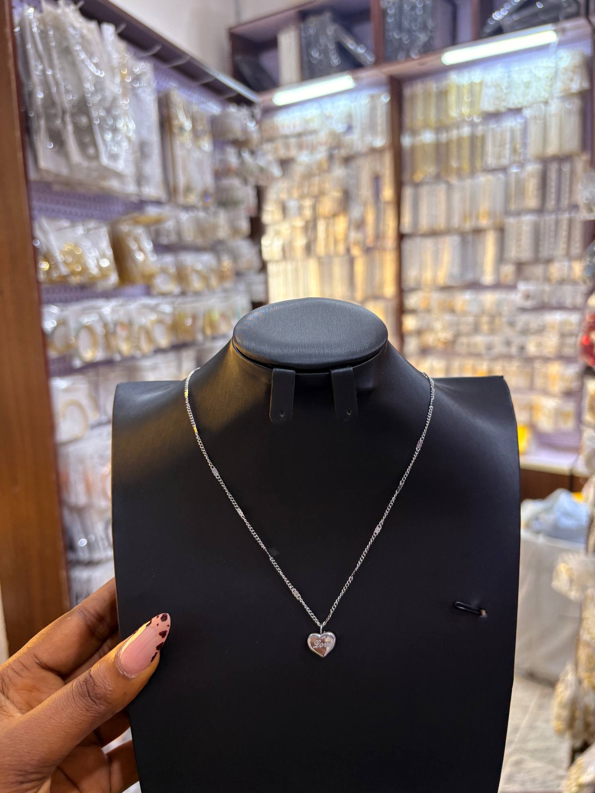 Sweetheart Pendant Necklace (silver)